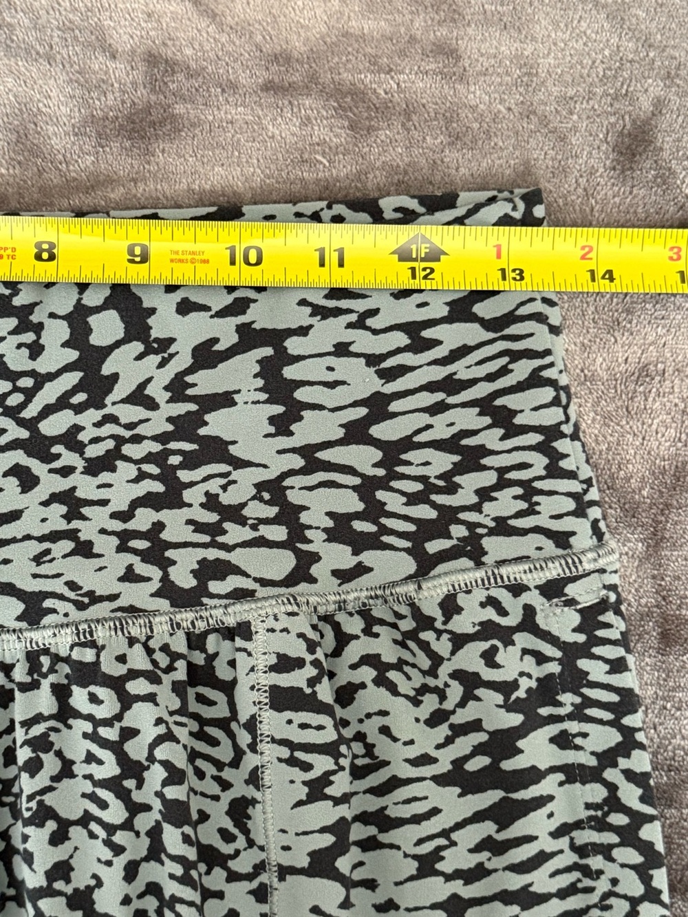 Athleta Salutation Jogger Ocelot Print Size S Soft Teal Grey Yoga Pants Athletic - Picture 5 of 11